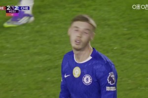 錯失良機！加納喬補時倒三角回傳，帕爾默打門離譜打高！