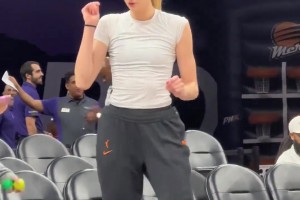 感受一下庫里教妹布林克的十頭身，有一說一真的和杜蘭特很配