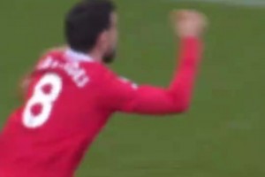 有一說一！這是曼市德比最具爭議的一幕！