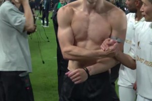 網友：魯尼和貝爾站在一起感覺恍如隔代