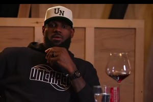 老詹此前：當(dāng)初我簽?zāi)涂瞬皇且驗(yàn)閱痰ぃ?年9000萬天價(jià)合同