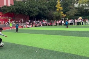 這孩子的天賦未來進個國足應該沒問題吧