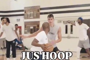 隨便點！楊毅此前：姚明掙大錢后，請我們吃999一斤深海怪魚