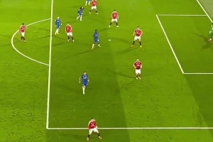 老外：西裝革履看蘇超得繃著；張雨綺：趕緊起來加油！！