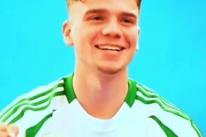 這人會(huì)不會(huì)踢球？訓(xùn)練時(shí)的帕爾默