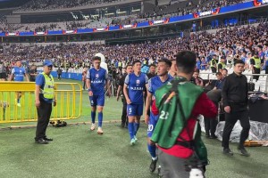 斯盧茨基:“申花人越踢越少，球越丟越多！”