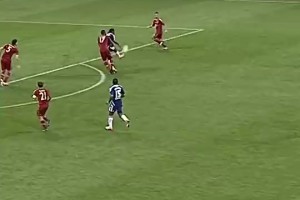 當年魔獸這次停球轉身讓博阿滕“退避三舍”