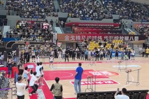 拿下個人成年國家隊首分！冉珂嘉快下反擊接隊友助攻輕松1打0上籃