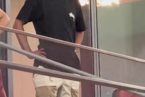 上半場0-3落后！在包廂內的武磊相當無語