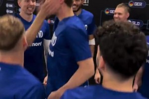 玩挺變態??！芬蘭男籃季軍賽前互扇巴掌 馬爾卡寧小臉都紅了