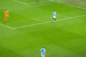 過(guò)掉對(duì)手他有一萬(wàn)種方式！三笘薰邊路精彩操作合集！