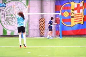 唱跳足球！韓國女星文夏奈爾這腳法有點東西啊