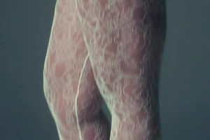 哇塞，唐斯女友這身材也太過(guò)豐滿(mǎn)了，登哥貌似也喜歡這類(lèi)型