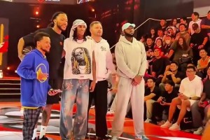 羅斯菲律賓行與山寨詹姆斯庫(kù)里東契奇克拉克森一起合影