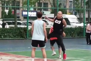 姚明與王治郅心中最難以忘懷的比賽！后續采訪都超級遺憾！