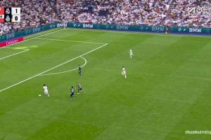 這球沒進啊！維尼修斯暴突人球分過橫傳，姆巴佩錯失良機