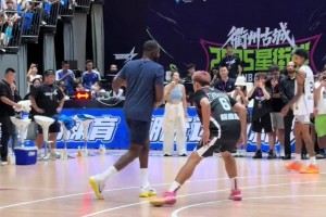 追夢胯下變向接絲滑背轉身 手活也是非常細啊！