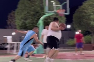 這會不會是東契奇退役以后打球的樣子