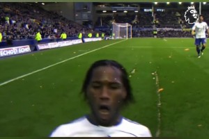 這樣滑跪膝蓋疼嗎？經(jīng)常滑跪的球迷進(jìn)來(lái)說(shuō)一說(shuō)！