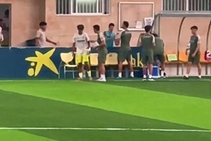 劉凱源這左右轉移真絲滑！全場盯他的是對手隊長2號