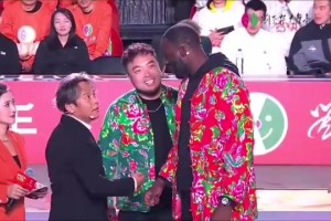 哈哈哈，笑死！宋小寶現(xiàn)場教學(xué)追夢：瞅你那損色