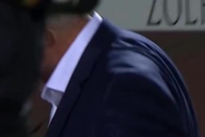 玩嗨了！穆里尼奧回歸本菲卡首秀，場邊上演撲球動作