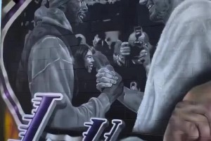 重溫昔日溫情時(shí)刻東契奇與科比&Gigi的最新壁畫~