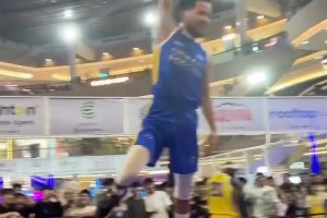 菲律賓庫里暴扣倒掛籃筐 不知道美國庫里能不能做到