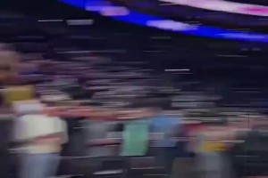 布朗尼單挑詹姆斯使出炒菜運球后出手打鐵，老詹這一看明顯放水啊