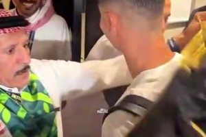 全民偶像！梅開二度＆慶祝沙特國慶！C羅賽后再被穿比什特！