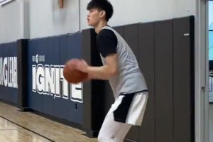 希望這次順利走出去！曾凡博此前發展聯盟訓練：手感柔和彈跳出色