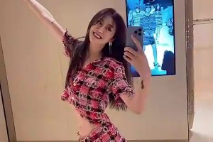 開拓者舉辦球迷派對歡迎利拉德“回家”，楊瀚森現(xiàn)場與利拉德?lián)肀? >
                                        </div>
                                    </div>
                                                                        <div   id=