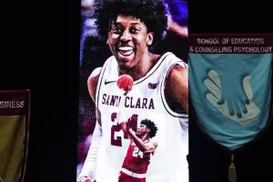 圣克拉拉大學的傳奇球員！杰威帶著總冠軍獎杯重回母校！