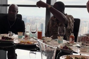 入鄉隨俗！追夢中國行嘗試白酒 喝完這反應太真實了