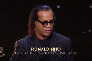 變化真大！小羅作為金球獎頒獎嘉賓來到舞臺，差點(diǎn)沒認(rèn)出是他