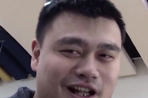 姚明談自己學英語方法：把你扔NBA更衣室6個月 自然就學會了