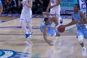 強(qiáng)硬還是臟？格雷森阿倫大學(xué)時(shí)期小動(dòng)作合集！