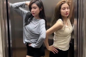 姐姐好看哈！美娜帶網友參觀自己老家的豪宅 姐姐出境~