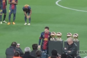 梅西憑借第四個金球獎創造了歷史，他們幾乎強迫梅西合影