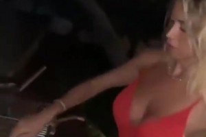 卡里烏斯老婆在烤肉時被一頓狂拍，得此老婆真是幸福美滿