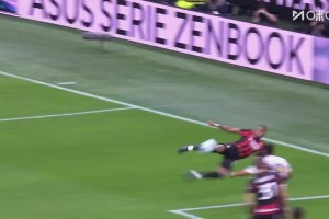 米蘭生涯首球！恩昆庫精彩凌空側勾破門！圣西羅上演吹氣球慶祝！