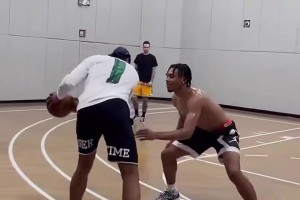 為何庫里名聲比詹姆斯要好很多？徐靜雨：因為庫里沒換過隊