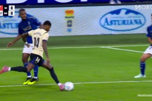 再造威脅！拉什福德外圍兜射遠(yuǎn)角！奧維耶多門將飛身撲出！