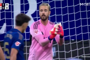 巴薩攻勢如潮！拉菲尼亞外圍遠(yuǎn)射擊中立柱！阿勞霍補射再被撲出！