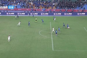 啥操作？南通支云球員放倒陜西聯合外援后又一屁股坐在對方脖子上