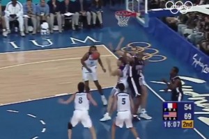 籃球歷史最佳扣籃？25年前的今天，卡特“死亡之扣”震驚世界！