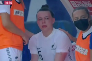 史上唯一的完美烏龍帽子戲法，新西蘭女足往自家門里連進三球