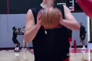 火箭訓練營合集 申京苦練金雞獨立真有約基奇的影子！