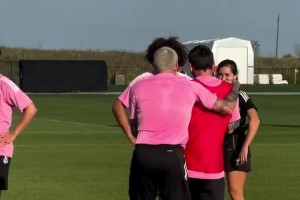 梅西：看好了！梅西在訓練賽展示神奇腳法讓德保羅膜拜