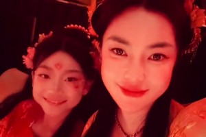 還是挺美的哈！劉維偉前妻帶女兒身穿漢服體驗宮廷玉液酒~